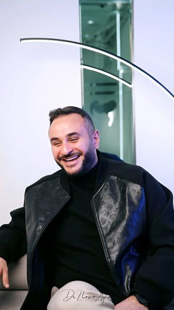 A patient of the clinic smiling after his treatment